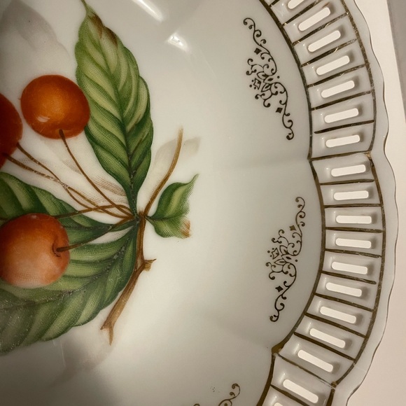 Vintage Ucagco Reticulated Bowl Cherries Japan Excellent - Picture 7 of 9